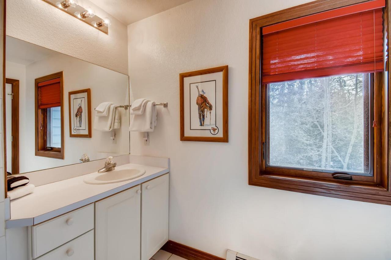 Pinecreek #F - 3 Bedroom - Close To Town - Shuttle To Slopes - Pool And Hot Tub Access Breckenridge Exterior photo